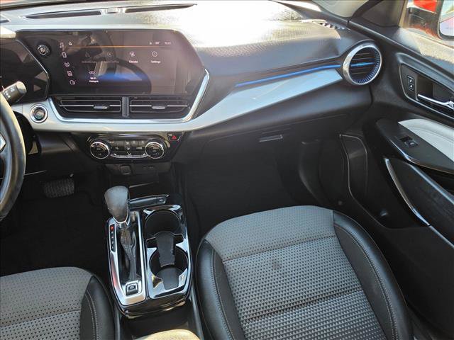 Used 2024 Chevrolet Trax LT w/ LT Convenience Package FWD image 20