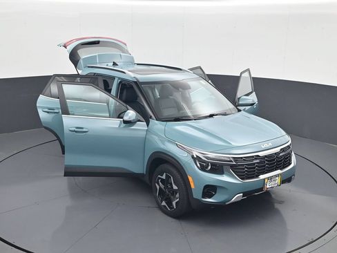 Used 2024 Kia Seltos EX AWD/4WD image 30