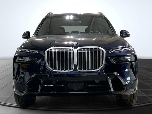 Used 2023 BMW X7 xDrive40i w/ Executive Package image 3
