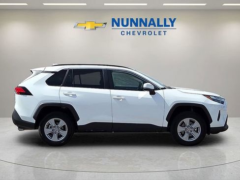 Used 2025 Toyota RAV4 XLE AWD/4WD image 6