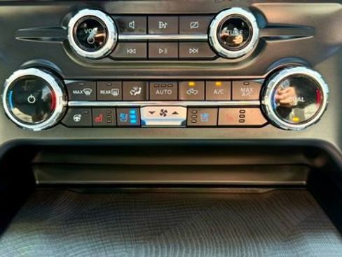 Used 2024 Ford F350 Platinum image 35