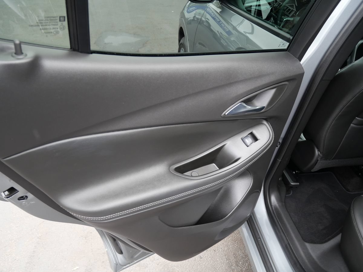 Used 2023 Buick Encore GX Select w/ Sport Touring Package FWD image 18