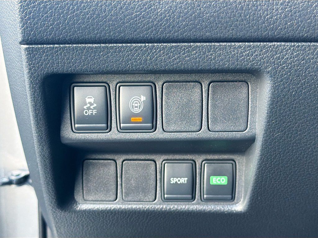 Used 2017 Nissan Rogue SV FWD image 10