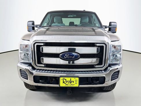 Used 2015 Ford F250 XLT w/ XLT Interior Package AWD/4WD image 2