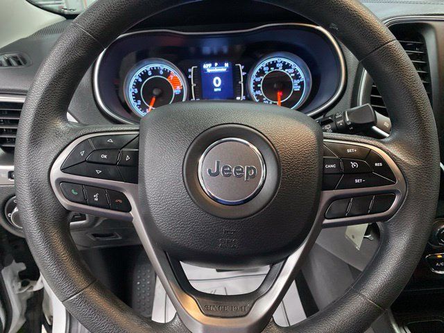 Used 2019 Jeep Cherokee Latitude FWD image 16