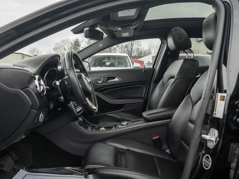 Used 2018 Mercedes-Benz GLA 250 4MATIC image 7