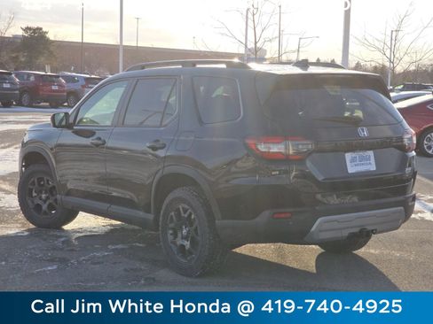 New 2025 Honda Pilot TrailSport image 15