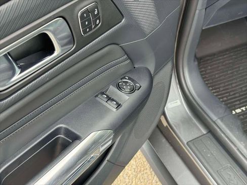 Used 2026 Ford Mustang Premium RWD image 18
