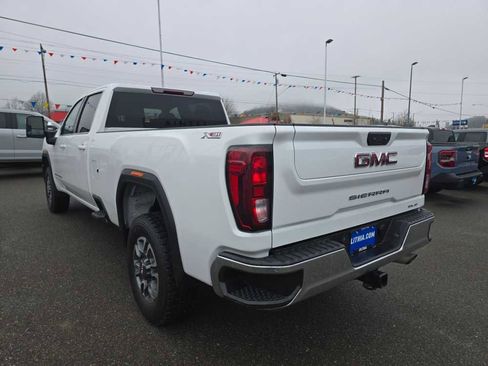 Used 2024 GMC Sierra 3500 SLE w/ SLE Value Package image 3