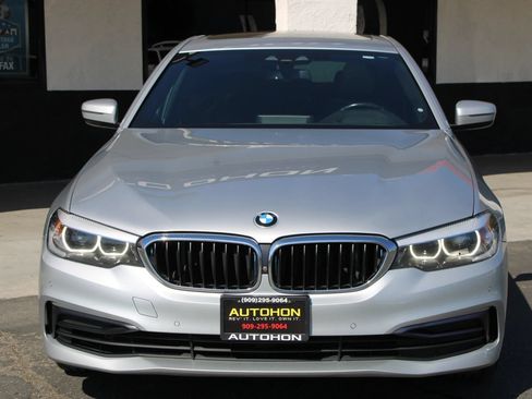 Used 2019 BMW 530e w/ Premium Package RWD image 30