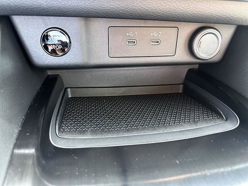 Certified 2025 Nissan Rogue SV FWD image 27