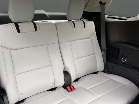 New 2026 Ford Explorer Platinum w/ LUX Leather Package AWD/4WD image 23