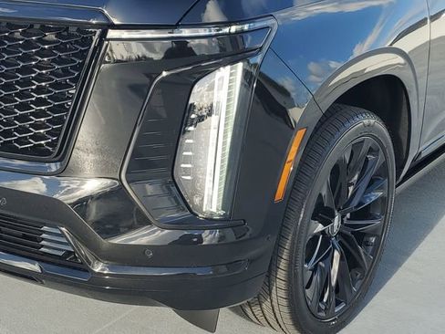 New 2026 Cadillac Escalade ESV Platinum Sport w/ LPO, ONYX Package AWD/4WD image 10