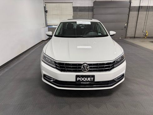 Used 2017 Volkswagen Passat 1.8T SEL Premium FWD image 3