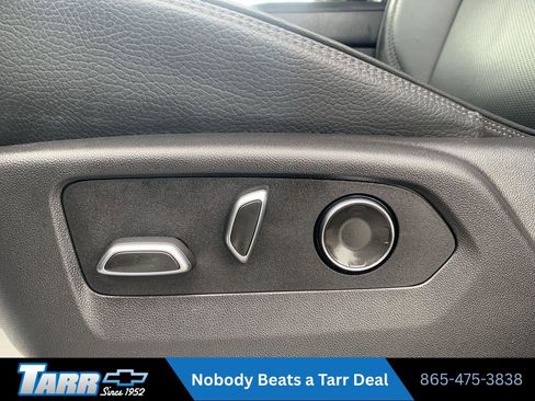 Used 2025 GMC Yukon Denali AWD/4WD image 14