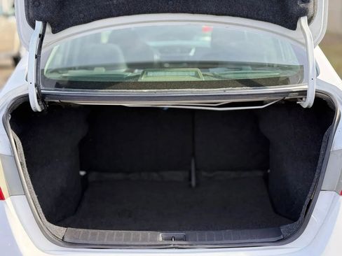 Used 2015 Nissan Sentra SV FWD image 28