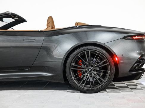 Used 2021 Aston Martin DBS Superleggera Volante image 16