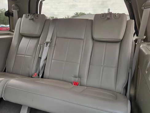 Used 2012 Lincoln Navigator 2WD image 22