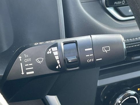 Used 2024 Nissan Rogue S image 20