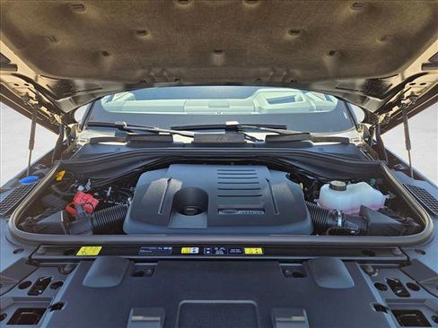 New 2026 Land Rover Range Rover Sport Dynamic SE AWD/4WD image 17