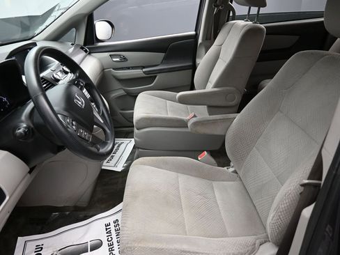 Used 2016 Honda Odyssey LX image 10
