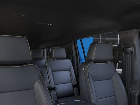 New 2025 Chevrolet Suburban Premier image 38