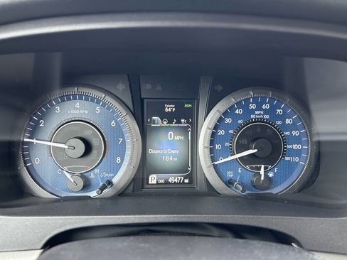 Used 2020 Toyota Sienna XLE Premium FWD image 17