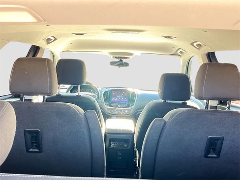 Used 2021 Chevrolet Traverse LT image 26