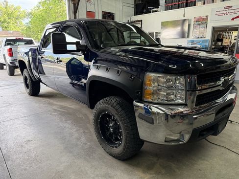 Used 2010 Chevrolet Silverado 2500 LTZ w/ Convenience Package AWD/4WD image 4