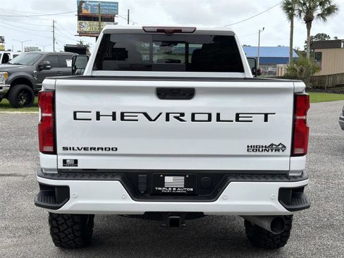 Used 2024 Chevrolet Silverado 2500 High Country w/ Technology Package AWD/4WD image 6