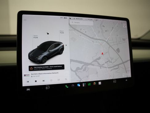 Used 2021 Tesla Model Y Long Range AWD/4WD image 17