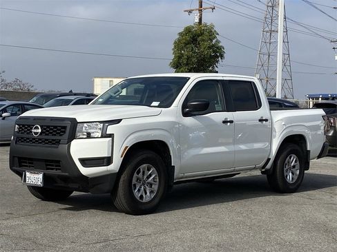 Certified 2025 Nissan Frontier S image 2