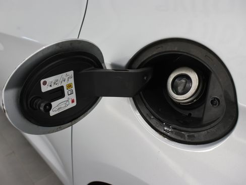 Used 2024 Chrysler Pacifica Touring-L FWD image 33