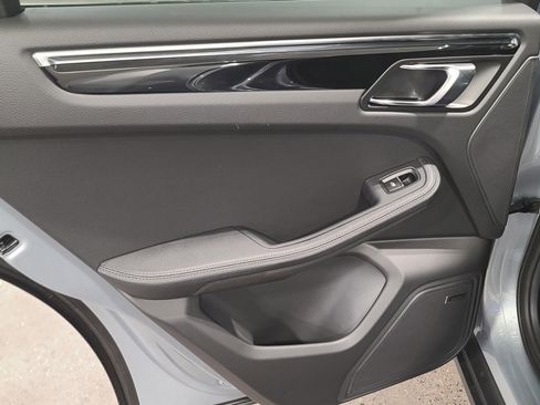 New 2026 Porsche Macan image 26