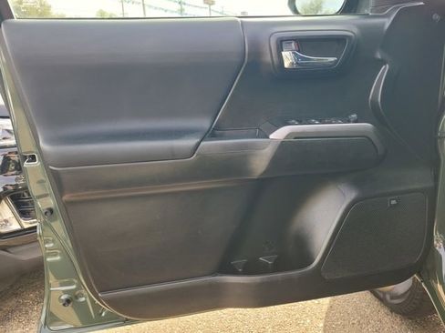 Used 2021 Toyota Tacoma TRD Off-Road w/ TRD Premium Off Road Package image 16