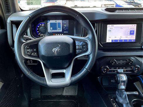 Used 2023 Ford Bronco Black Diamond w/ Sasquatch Package image 17