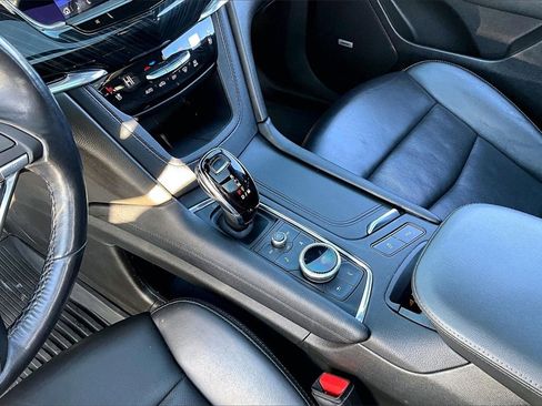 Used 2023 Cadillac XT6 Premium Luxury image 14