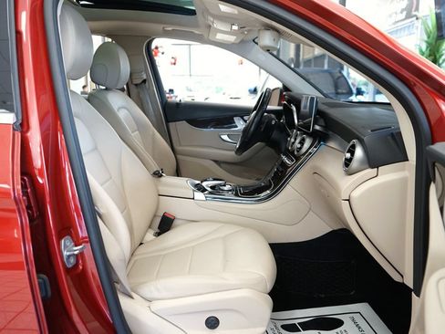 Used 2017 Mercedes-Benz GLC 300 4MATIC image 39