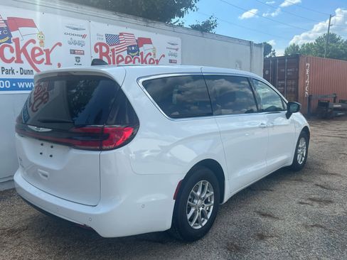 New 2025 Chrysler Pacifica Select w/ Uconnect Theater Family Group image 3