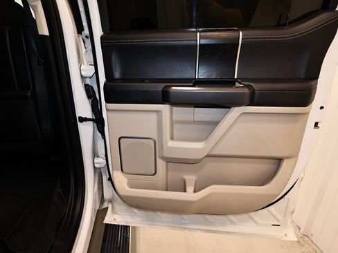 Used 2020 Ford F350 Limited image 12