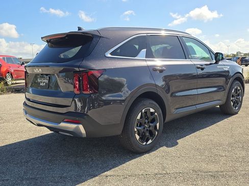 New 2026 Kia Sorento S FWD image 8