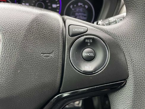 Used 2018 Honda HR-V EX image 16