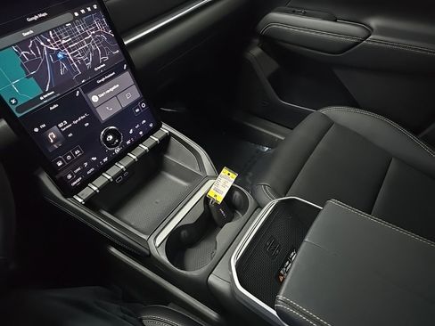 Used 2025 GMC Terrain Elevation w/ Elevation Premium Package image 28