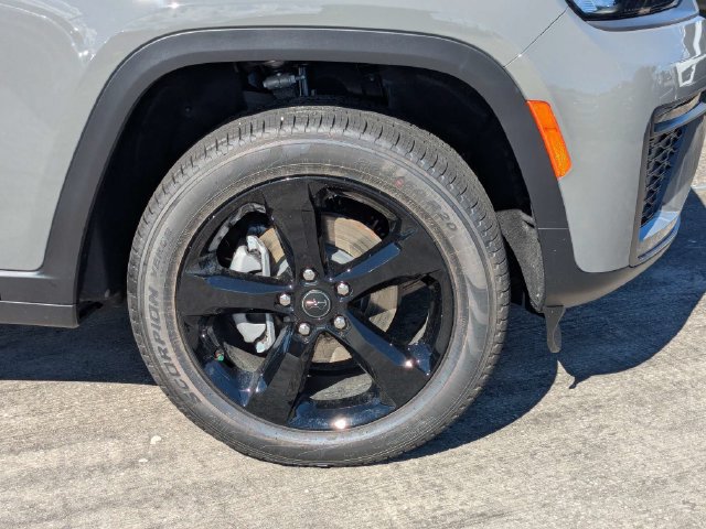 New 2027 Jeep Grand Cherokee Limited w/ Limited Altitude Package RWD image 12