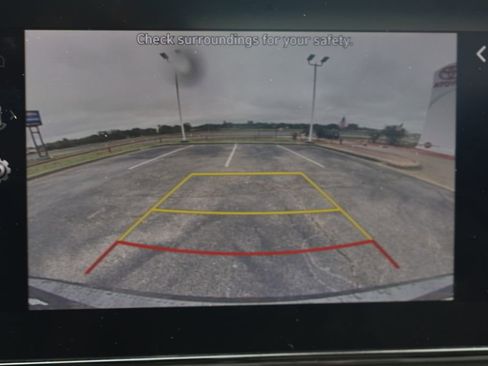 Used 2024 Hyundai Elantra SEL image 17