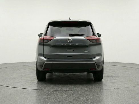 Used 2025 Nissan Rogue SV image 7