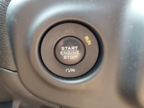 Used 2018 Jeep Wrangler Sport AWD/4WD image 24