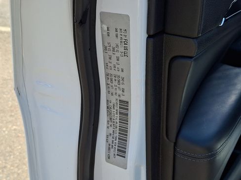 Used 2020 Jeep Grand Cherokee Overland AWD/4WD image 27