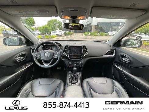 Used 2019 Jeep Cherokee Limited AWD/4WD image 14