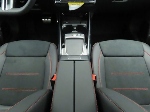 Certified 2025 Mercedes-Benz GLA 250 GLA 250 image 16